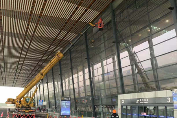 郧阳玻璃幕墙维护和保养